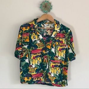 Cropped short sleeve button-down shirt, size M